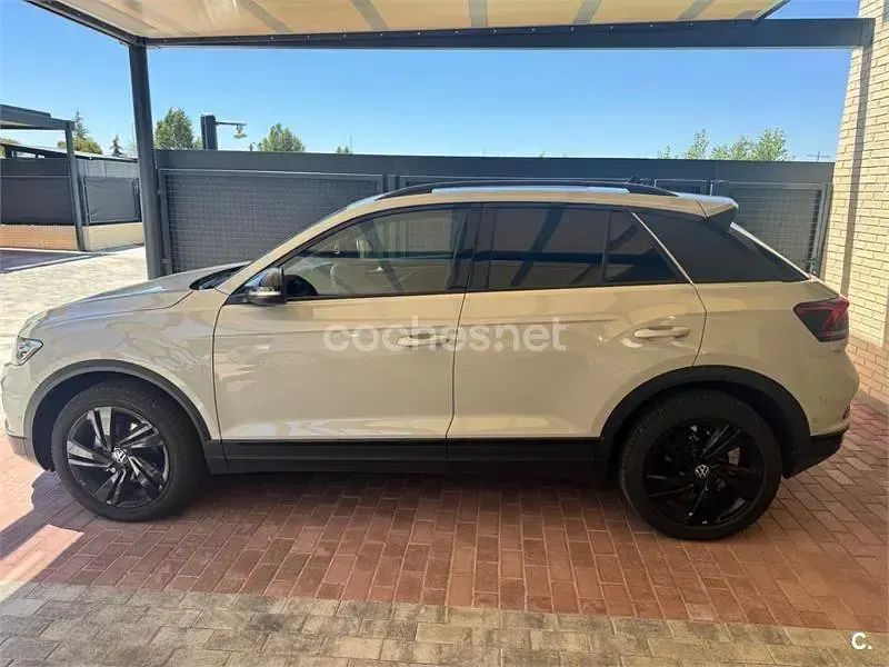 Usado VW T-Roc Edition 115 CV (84 kW) 2025 Beige SUV