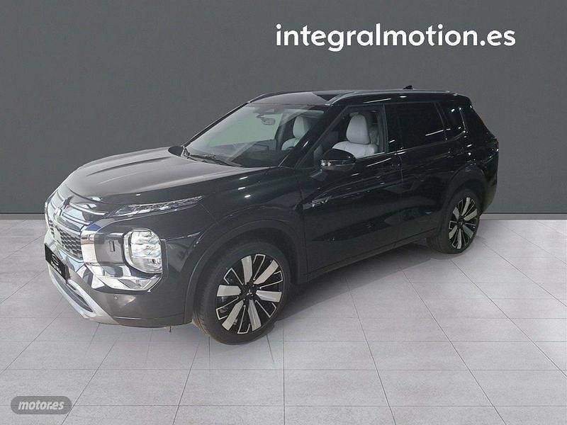 Usado 2025 Mitsubishi Outlander P-HEV SUV | 53.900 € - Imagen 1/4