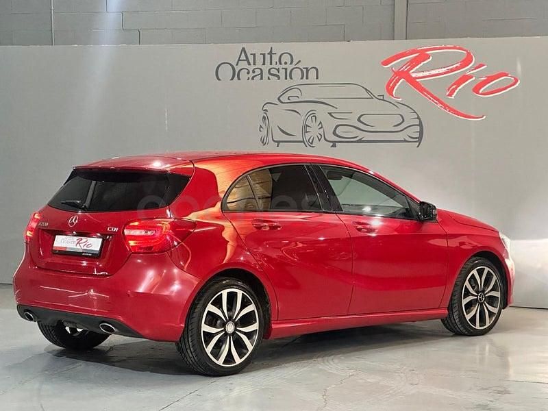 Usado Mercedes A220 Style 170 CV (125 kW) 2013 Rojo Berlina