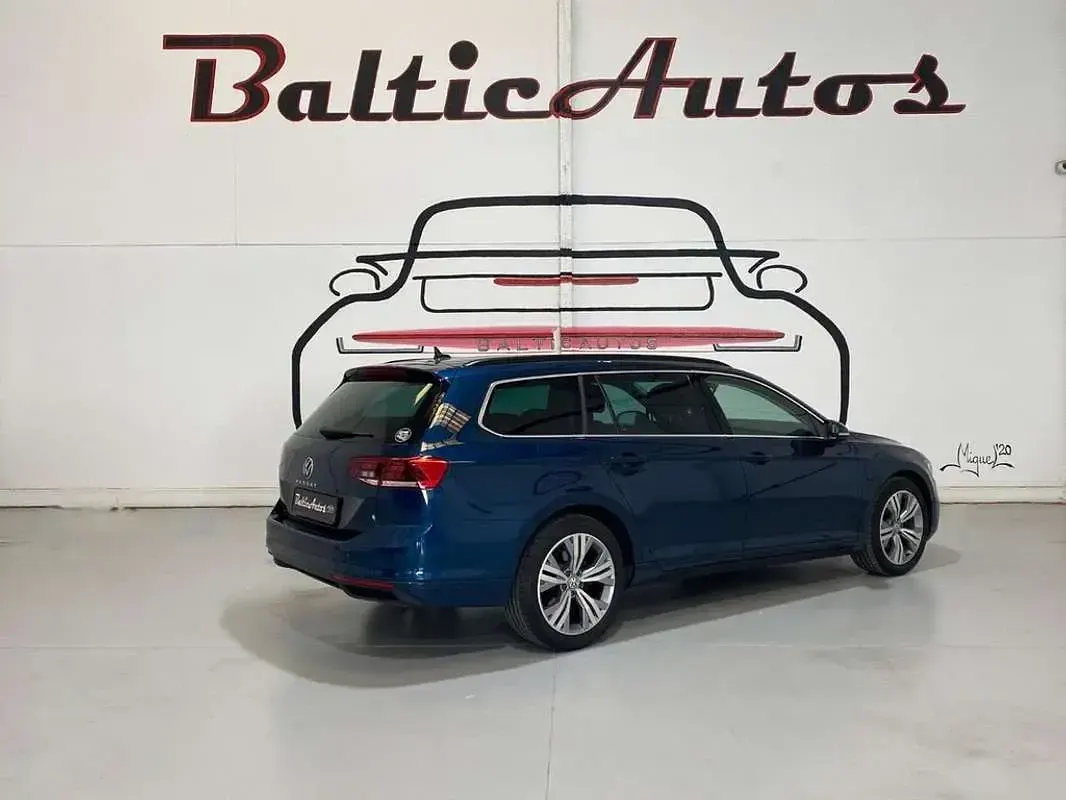 Usado VW Passat Business 150 CV (110 kW) 2024 Azul Familiar