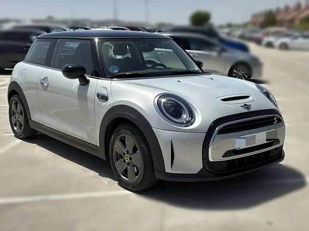 Usado Mini Cooper SE 135 kW (184 CV) 2022 Gris Utilitario