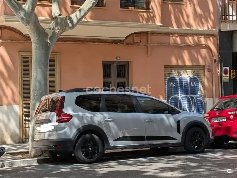 Usado Dacia Jogger Extreme 110 CV (80 kW) 2022 Gris / plata Monovolumen