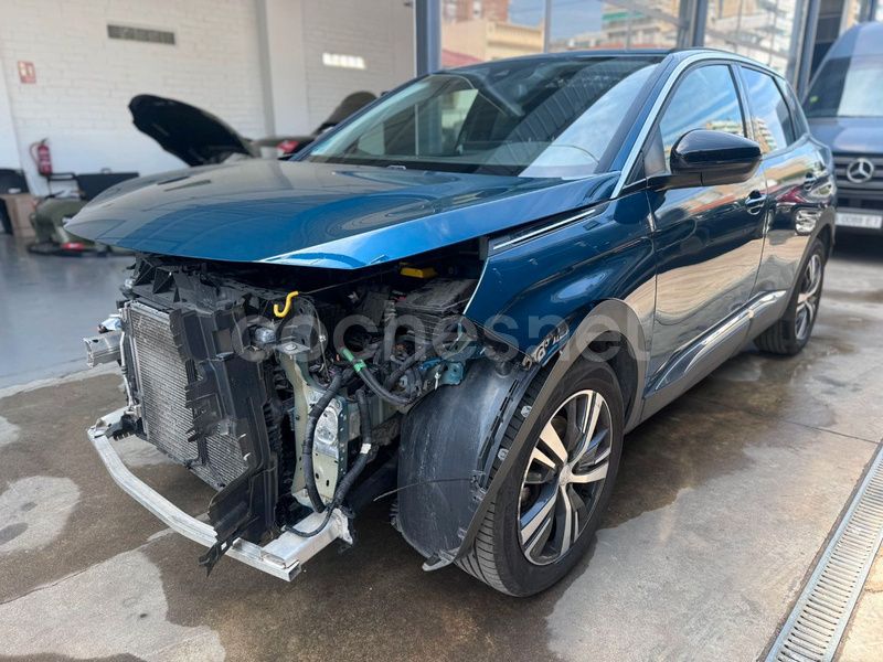 Usado Peugeot 3008 Allure 131 CV (96 kW) 2022 Azul SUV