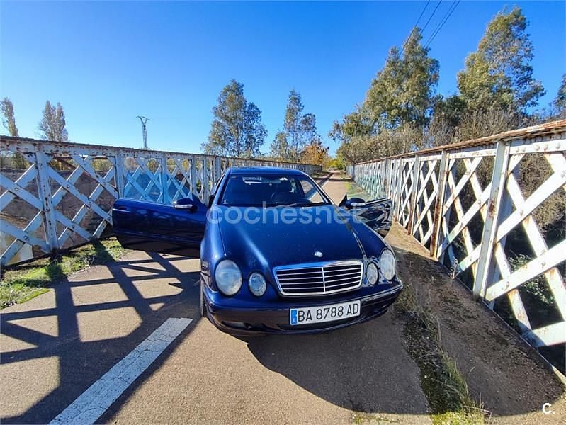 Usado Mercedes CLK230 Elegance 193 CV (141 kW) 2000 Azul Coupe