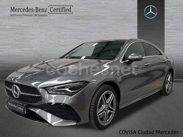 Gris montaña Nuevo 2025 Mercedes CLA250e AMG line Berlina | 47.701 € (Precio justo) - Imagen 1/4