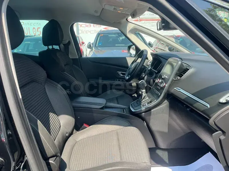 Usado Renault Grand Scénic IV Zen 120 CV (88 kW) 2020 Negro Monovolumen