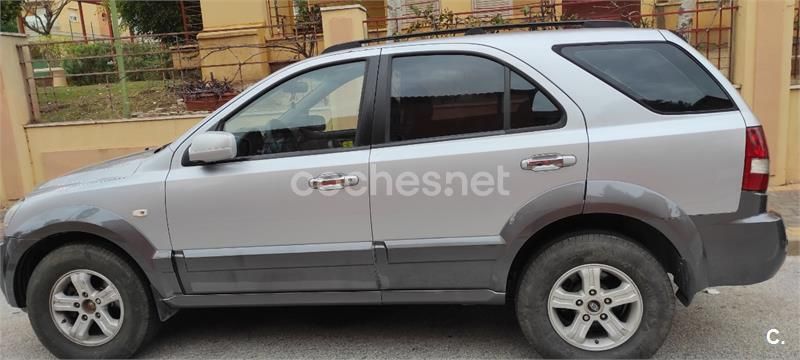 Gris / plata Usado 2005 Kia Sorento EX SUV | 5000 € (Un poco caro) - Imagen 1/4