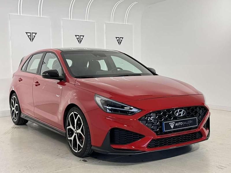 Usado Hyundai i30 250 CV (183 kW) 2023 Rojo Utilitario