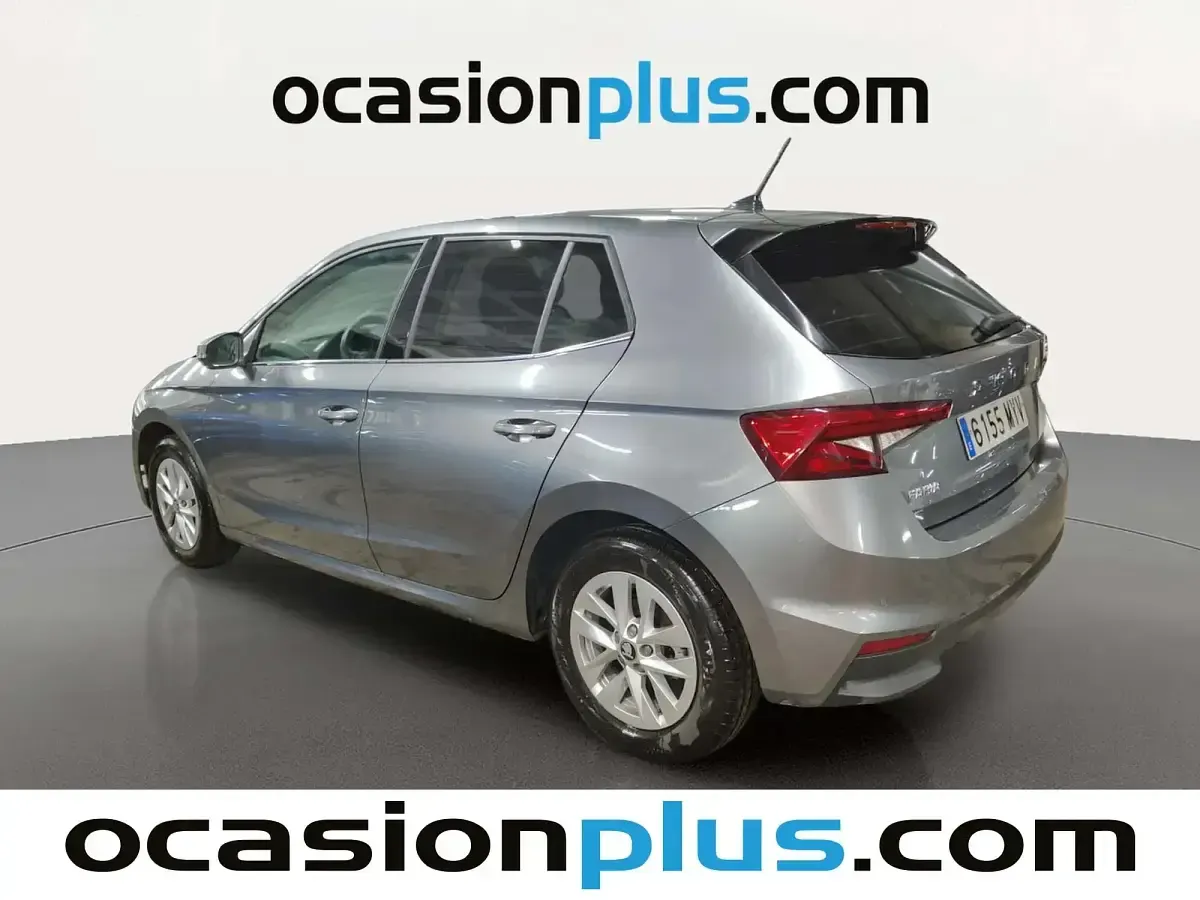 Usado Skoda Fabia Selection 95 CV (69 kW) 2025 Gris Berlina