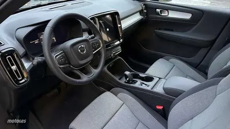 Nuevo Volvo XC40 Core 163 CV (119 kW) 2026 Verde SUV