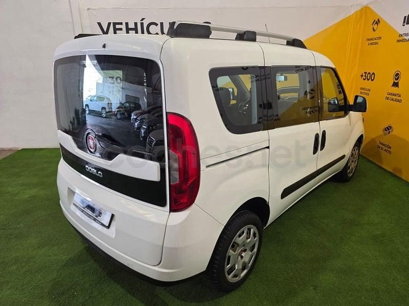 Usado Fiat Doblò Easy 90 CV (66 kW) 2015 Blanco Monovolumen