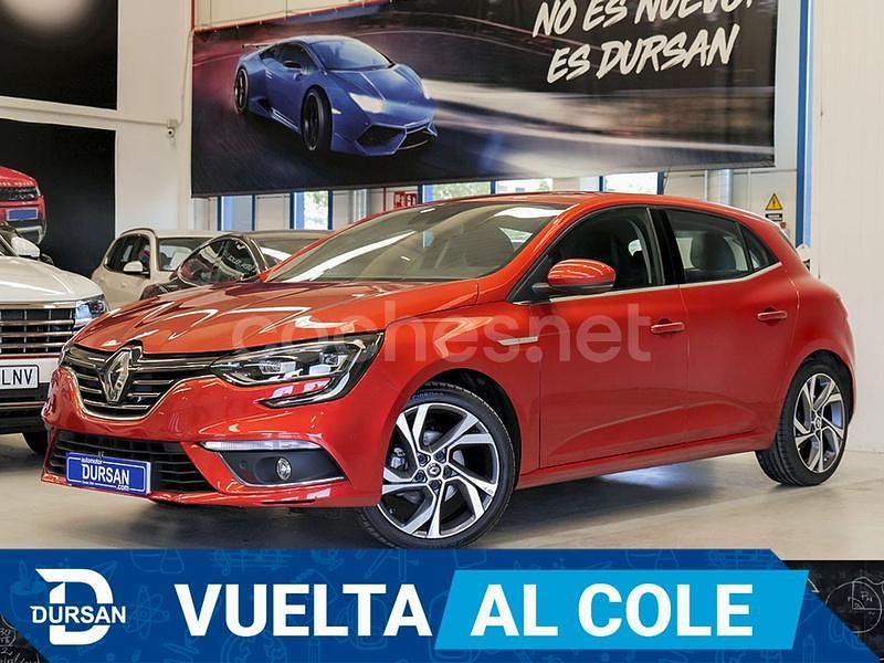Rojo Usado 2016 Renault Mégane III Zen Berlina | 12.880 € (Un poco caro) - Imagen 1/4