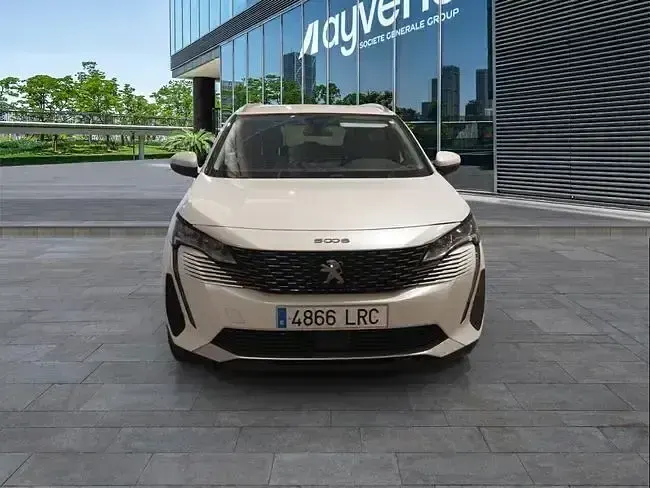 Usado Peugeot 5008 Allure 131 CV (96 kW) 2021 Blanco SUV