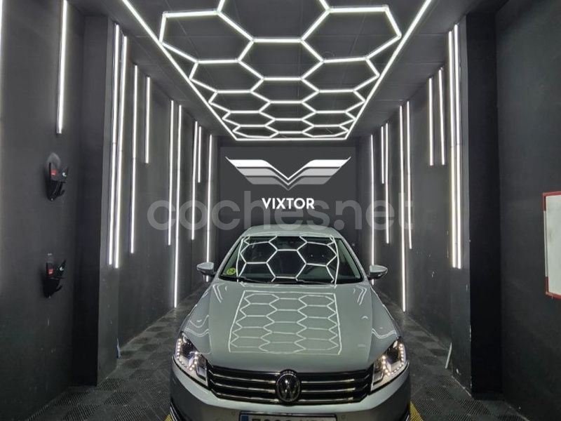 Gris / plata Usado 2011 VW Passat Highline Berlina | 8700 € (Buen precio) - Imagen 1/4