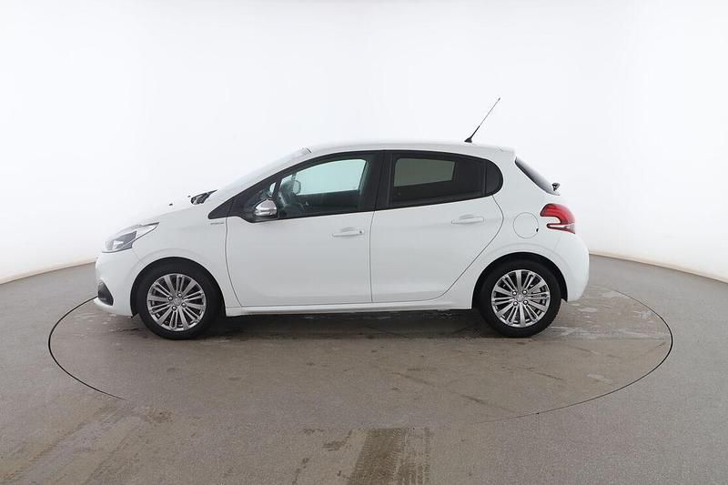 Usado Peugeot 208 Style 82 CV (60 kW) 2018 Blanco Utilitario