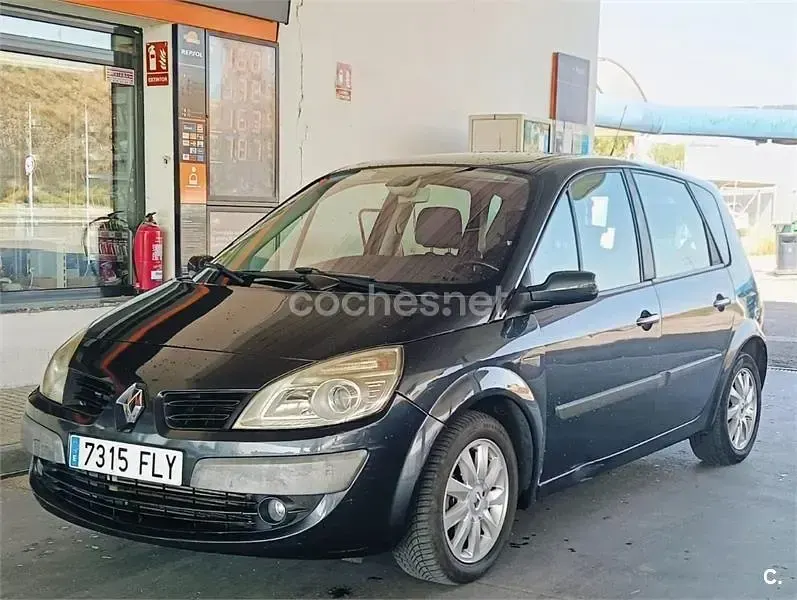 Usado Renault Scénic II 105 CV (77 kW) 2007 Gris / plata Monovolumen