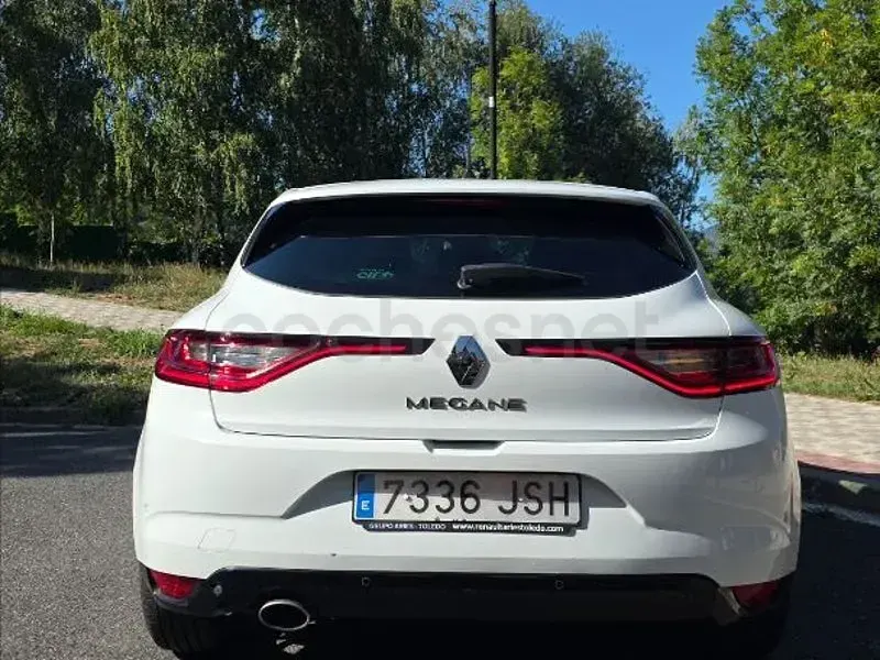 Usado Renault Mégane III Bose Edition 130 CV (95 kW) 2016 Blanco Berlina