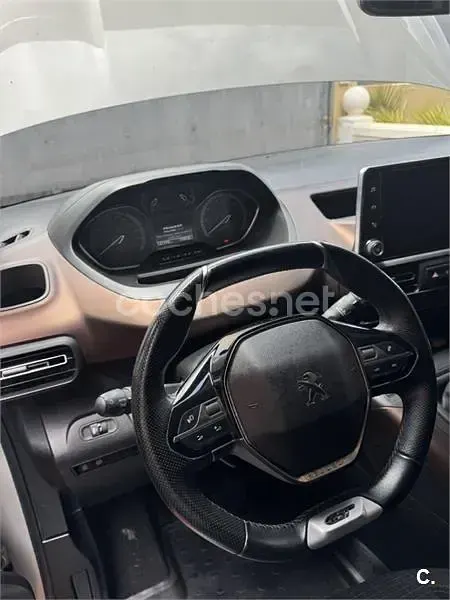 Usado Peugeot Rifter Style 100 CV (73 kW) 2021 Beige Monovolumen