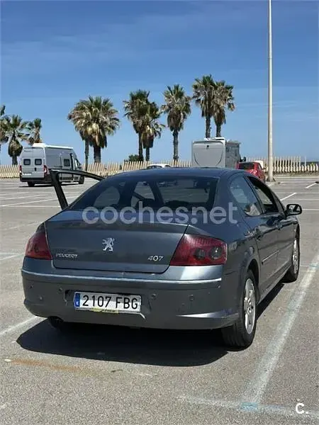 Usado Peugeot 407 110 CV (80 kW) 2006 Azul Berlina
