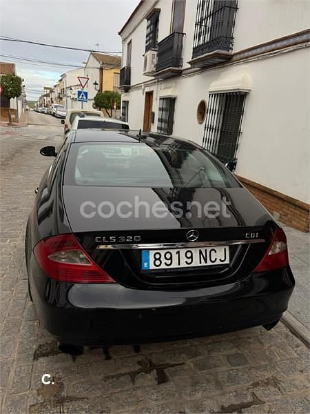Usado Mercedes CLS320 224 CV (164 kW) 2009 Negro Berlina