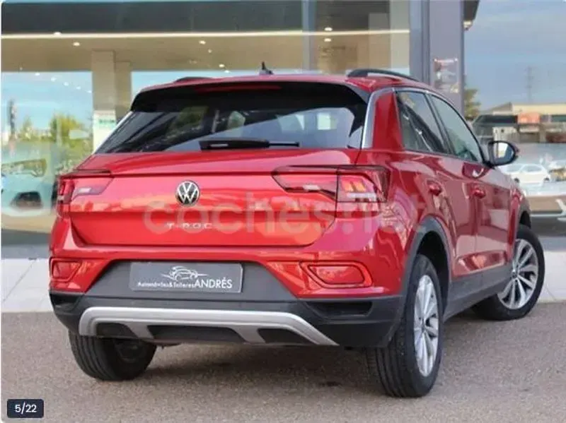 Usado VW T-Roc Life 150 CV (110 kW) 2022 Rojo SUV