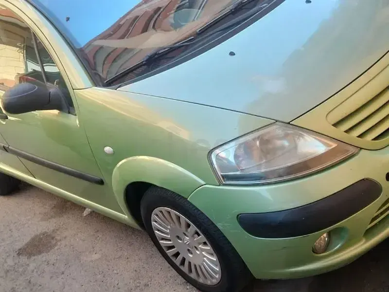Usado Citroën C3 Exclusive 92 CV (67 kW) 2005 Verde Berlina