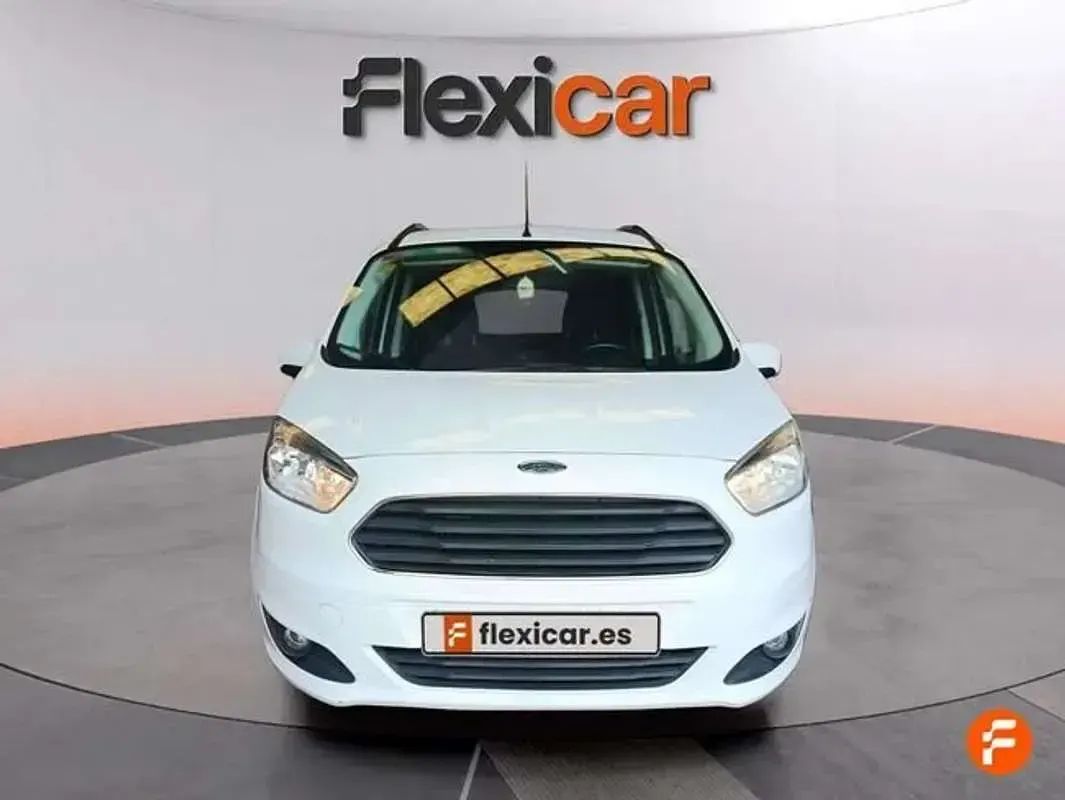 Usado Ford Tourneo Courier Ambiente 102 CV (75 kW) 2018 Blanco Monovolumen