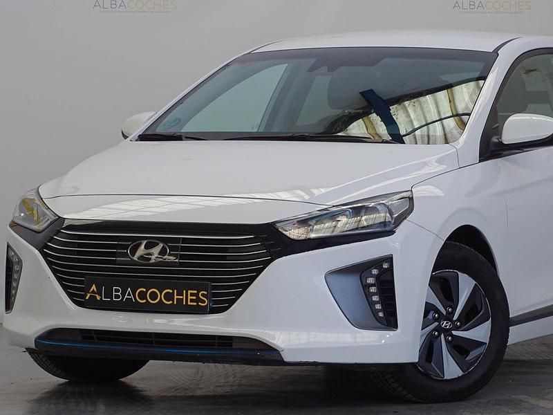 Usado Hyundai Ioniq Style 141 CV (103 kW) 2019 Blanco Utilitario