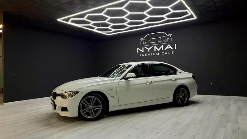 Usado BMW 330e M Sport 252 HP (185 kW) 2018 Branco Sedan