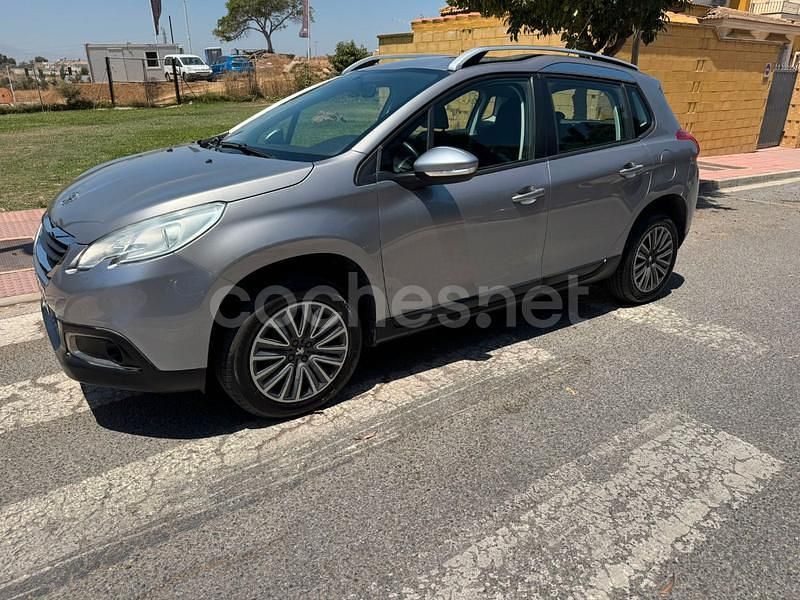 Usado Peugeot 2008 Active 82 CV (60 kW) 2014 Gris / plata SUV