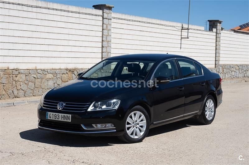 Usado VW Passat Highline 140 CV (102 kW) 2013 Negro Berlina