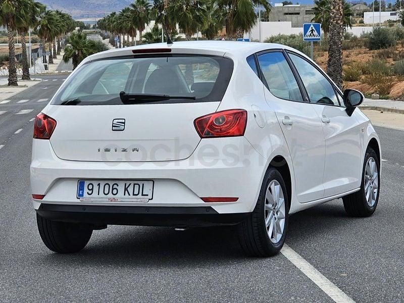 Usado Seat Ibiza Style 75 CV (55 kW) 2018 Blanco Berlina
