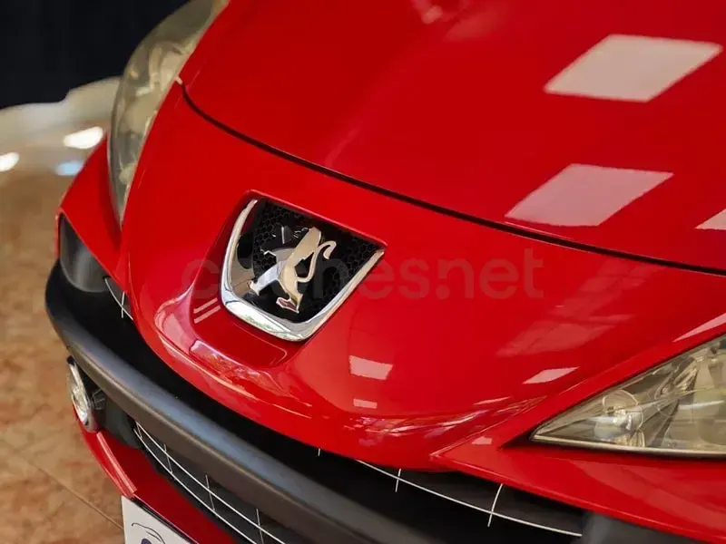 Usado Peugeot 207 Premium 120 CV (88 kW) 2008 Rojo Berlina