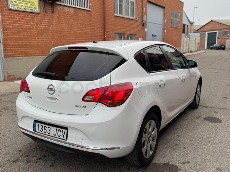 Używany Opel Astra Selective 110 KM (80 kW) 2015 Biały Sedan/Limuzyna