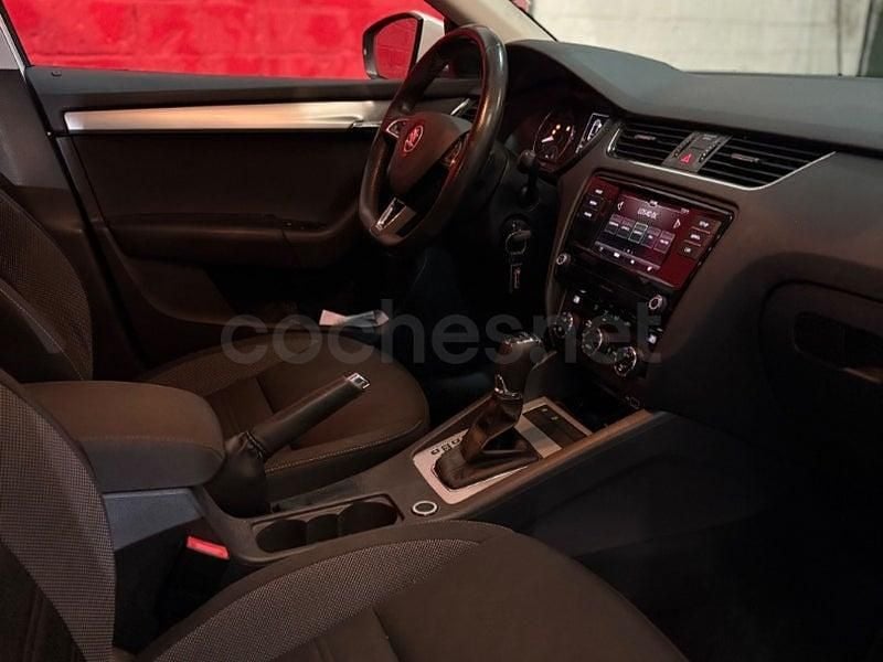 Usado Skoda Octavia 130 CV (95 kW) 2019 Blanco Familiar