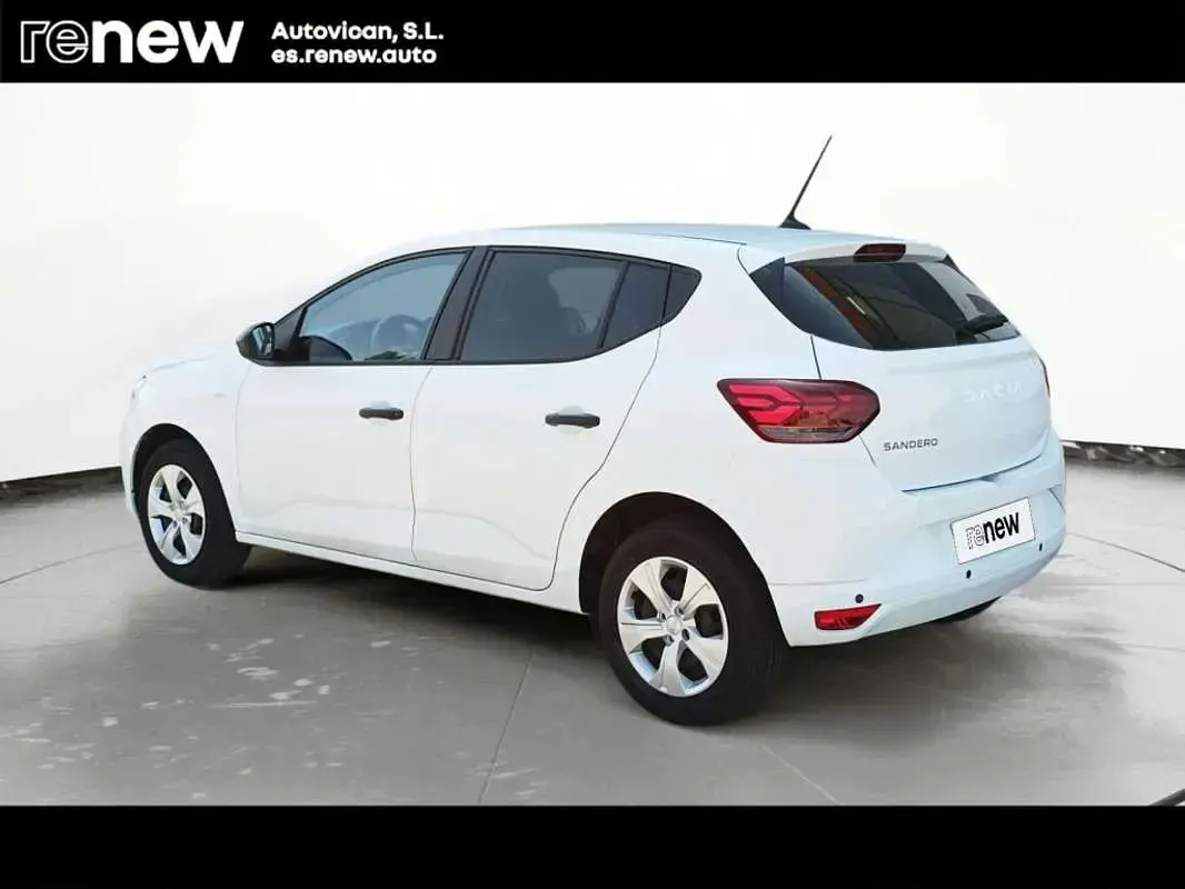 Usado Dacia Sandero Essentiel 101 CV (74 kW) 2023 Blanco Berlina