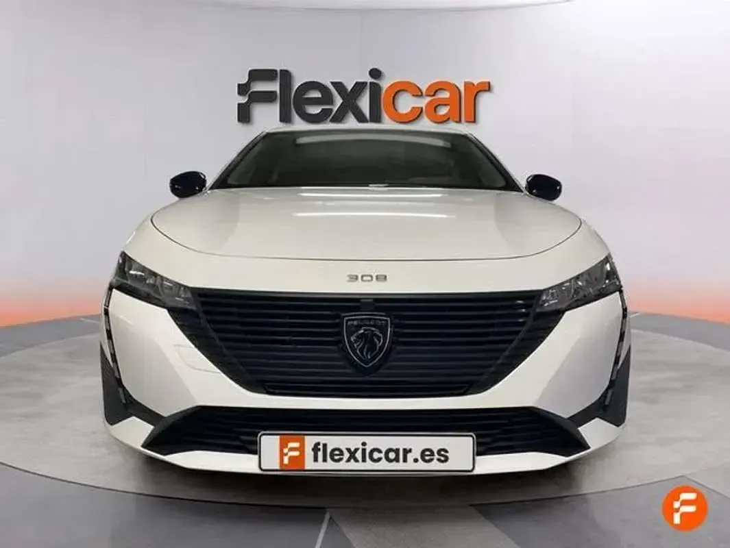 Usado Peugeot 308 SW Active 131 CV (96 kW) 2022 Blanco Familiar