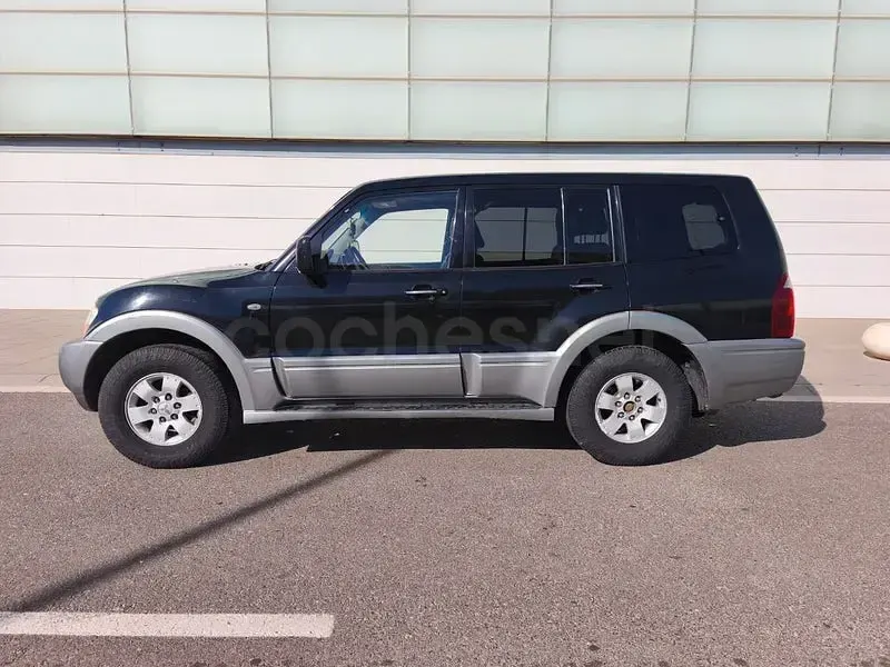 Usado Mitsubishi Montero 160 CV (117 kW) 2003 Negro SUV