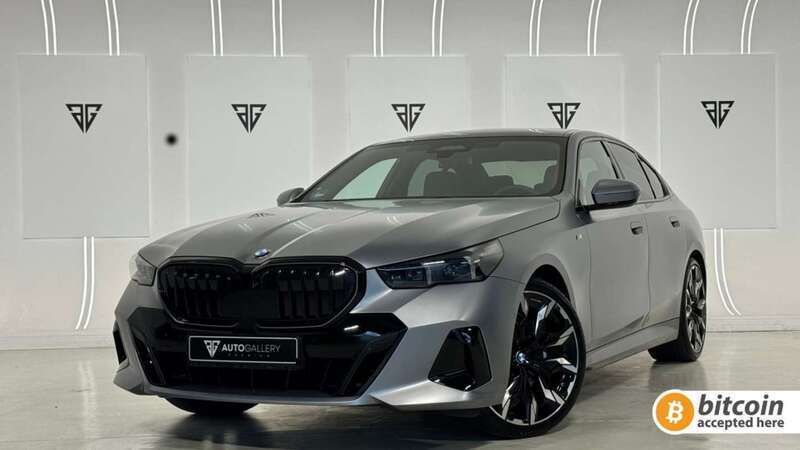 Gris Usado 2023 BMW 520 M Sport Berlina | 62.900 € - Imagen 1/4