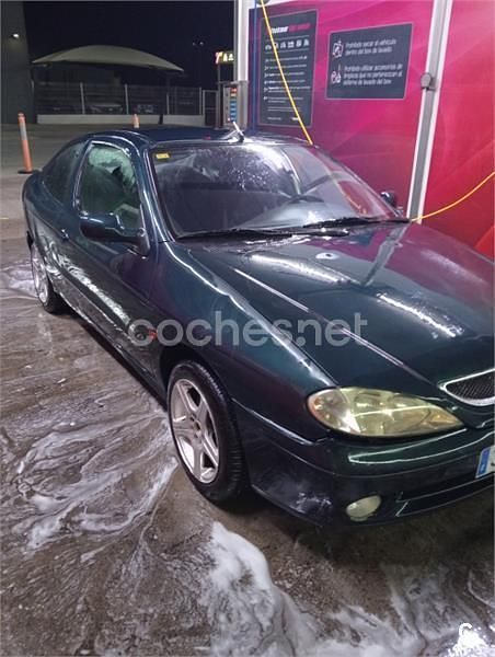 Usado Renault Mégane Coupé Dynamique 95 CV (69 kW) 2002 Verde Coupe