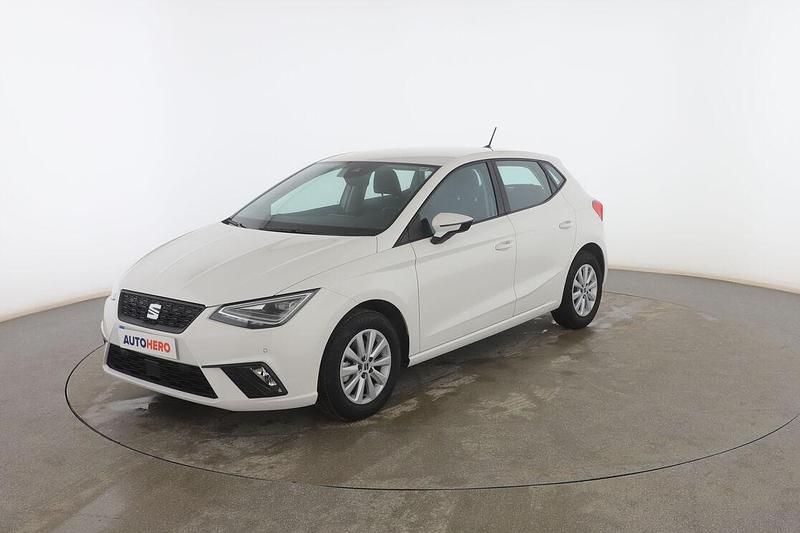 Usado Seat Ibiza Style Plus 110 CV (80 kW) 2022 Blanco Berlina