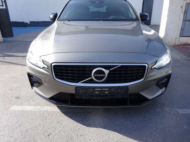 Usado Volvo V60 R-Design 190 CV (139 kW) 2020 Gris Familiar