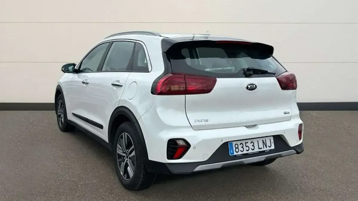 Usado Kia Niro 143 HP (105 kW) 2021 Branco SUV