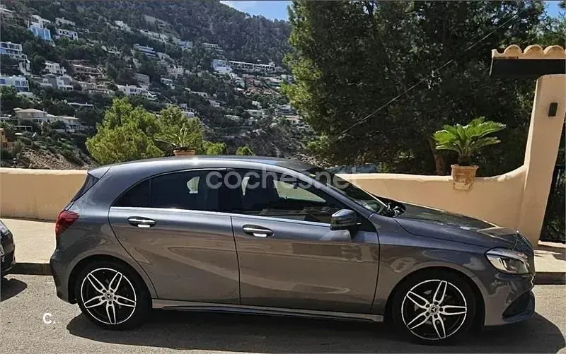 Usado Mercedes A200 136 CV (100 kW) 2018 Gris / plata Berlina