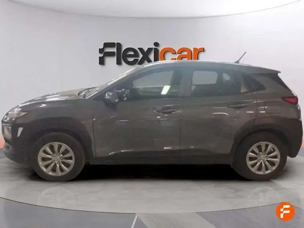 Usado Hyundai Kona 120 CV (88 kW) 2020 Gris SUV