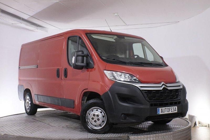 Käytetty Citroën Jumper 120 HP (88 kW) 2020 Punainen Tila-auto