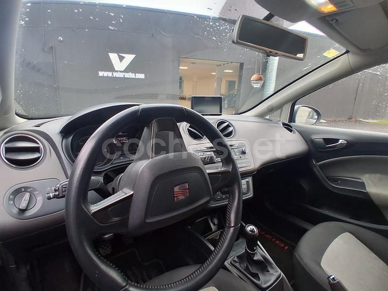 Usado Seat Ibiza SC Reference 90 CV (66 kW) 2013 Gris / plata Utilitario
