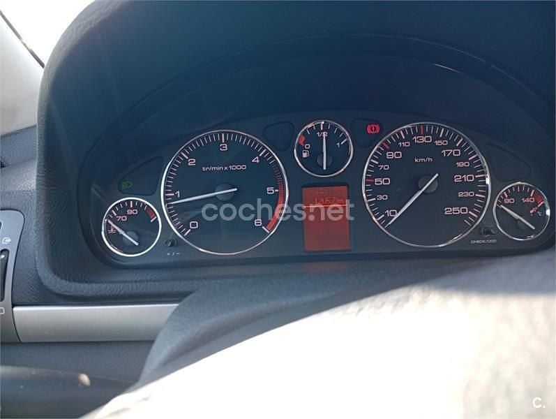Usado Peugeot 407 136 CV (100 kW) 2005 Gris / plata Berlina