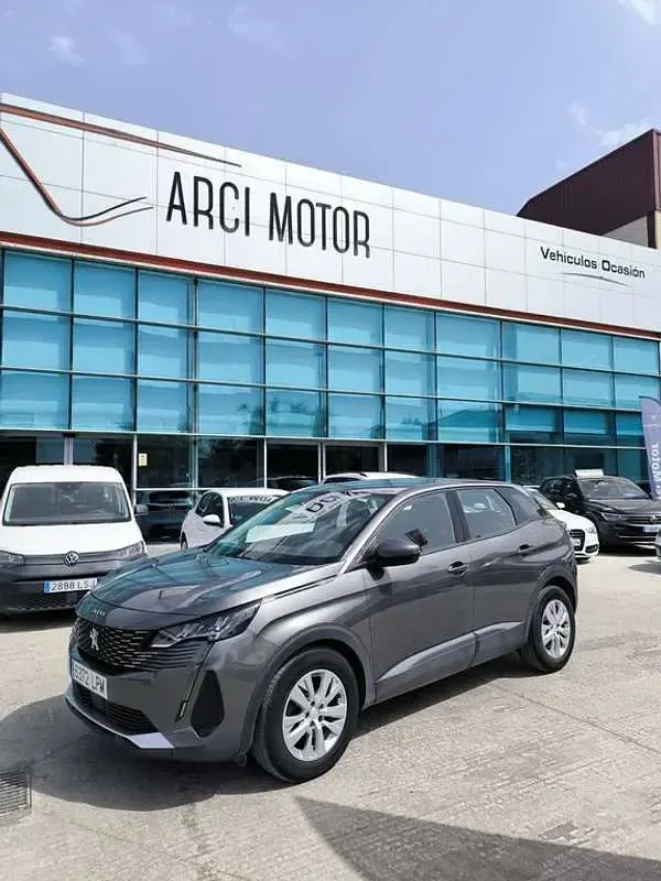 Usado Peugeot 3008 Active 129 CV (94 kW) 2021 Gris SUV