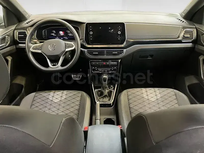 Usado VW T-Cross R-line 115 CV (84 kW) 2025 Gris / plata SUV